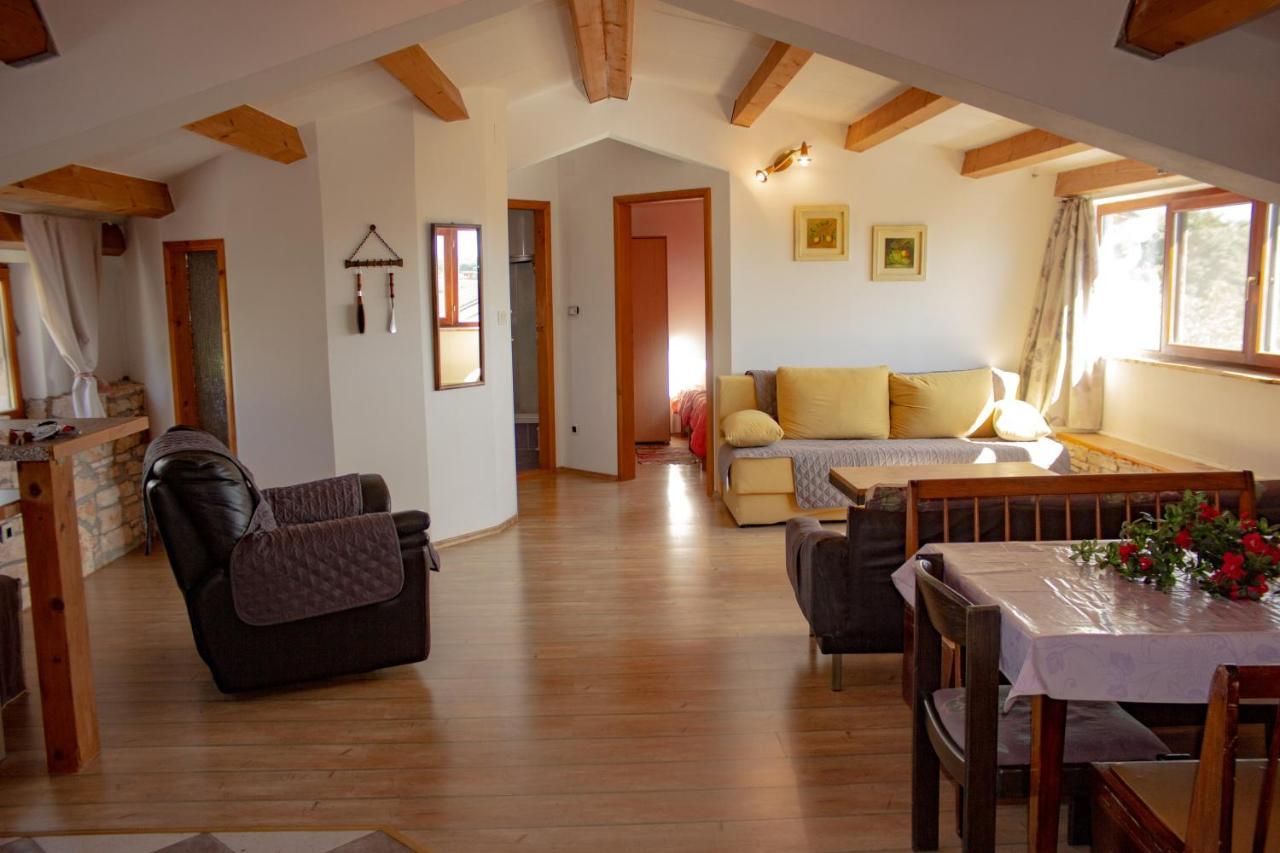 Eti And Mia Holiday Apartments Muntić Exteriér fotografie
