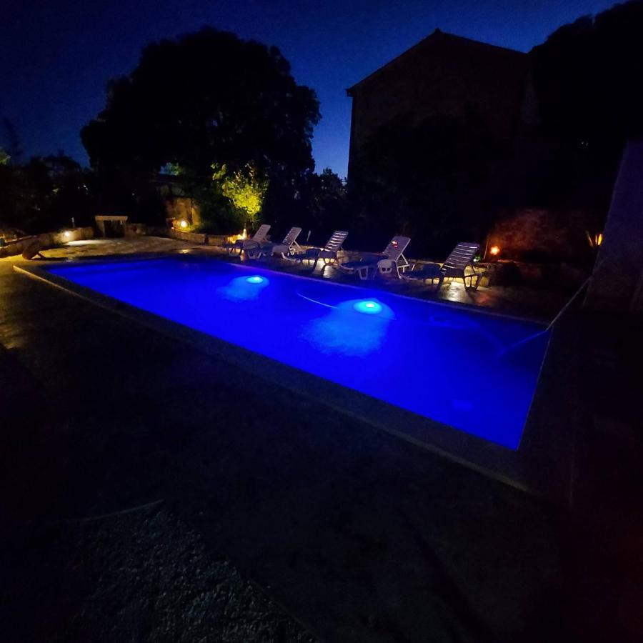 Eti And Mia Holiday Apartments Muntić Exteriér fotografie
